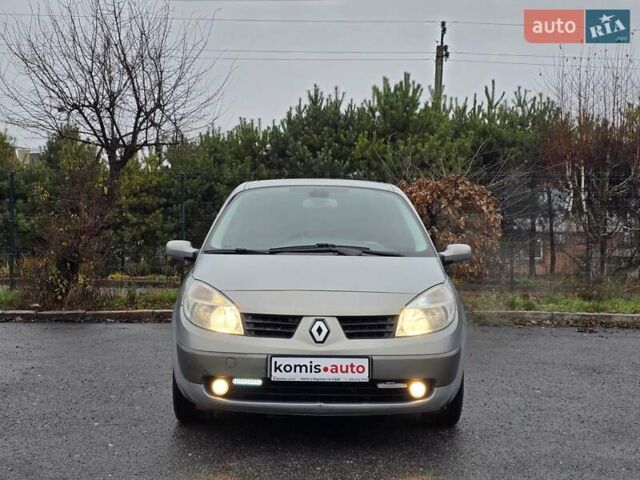 Серый Рено Гранд Сценик, объемом двигателя 2 л и пробегом 274 тыс. км за 5499 $, фото 2 на Automoto.ua
