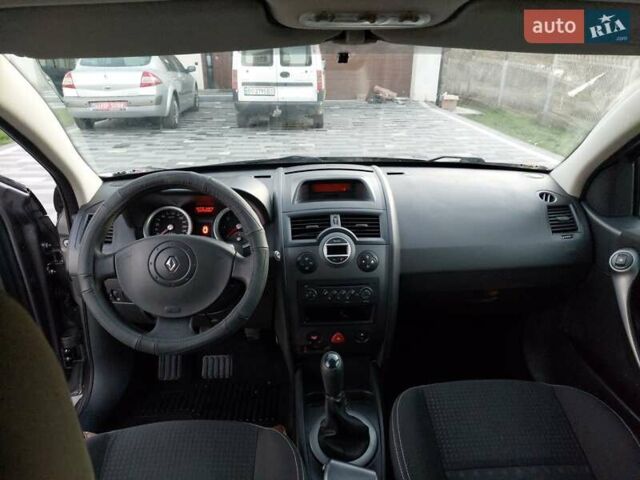 Серый Рено Гранд Сценик, объемом двигателя 1.6 л и пробегом 201 тыс. км за 4400 $, фото 16 на Automoto.ua