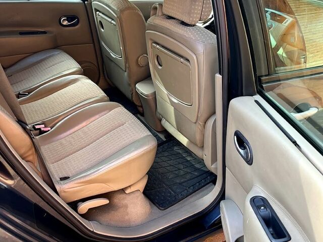 Серый Рено Гранд Сценик, объемом двигателя 2 л и пробегом 207 тыс. км за 5000 $, фото 8 на Automoto.ua