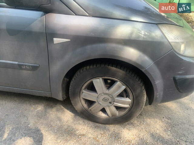 Серый Рено Гранд Сценик, объемом двигателя 1.5 л и пробегом 223 тыс. км за 4500 $, фото 7 на Automoto.ua