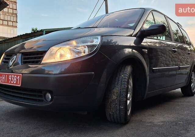 Рено Гранд Сценік 2005 у Луцьку на Automoto.ua Сірий Рено Гранд Сценік, об'ємом двигуна 1.6 л та пробігом 220 тис. км за 4899 $, фото 4 на Automoto.ua