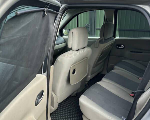 Сірий Рено Гранд Сценік, об'ємом двигуна 1.6 л та пробігом 181 тис. км за 4900 $, фото 9 на Automoto.ua