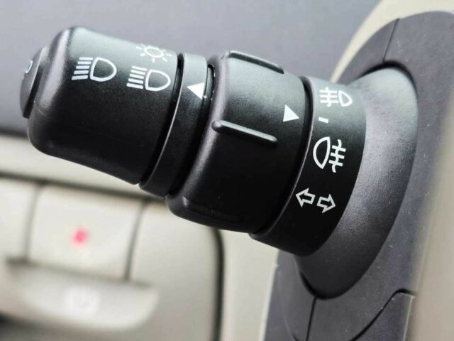 Серый Рено Гранд Сценик, объемом двигателя 2 л и пробегом 274 тыс. км за 5499 $, фото 11 на Automoto.ua