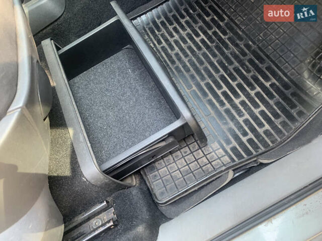 Серый Рено Гранд Сценик, объемом двигателя 1.5 л и пробегом 223 тыс. км за 4500 $, фото 9 на Automoto.ua