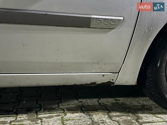 Серый Рено Гранд Сценик, объемом двигателя 1.9 л и пробегом 183 тыс. км за 3800 $, фото 8 на Automoto.ua