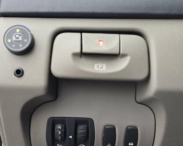 Серый Рено Гранд Сценик, объемом двигателя 2 л и пробегом 274 тыс. км за 5499 $, фото 21 на Automoto.ua