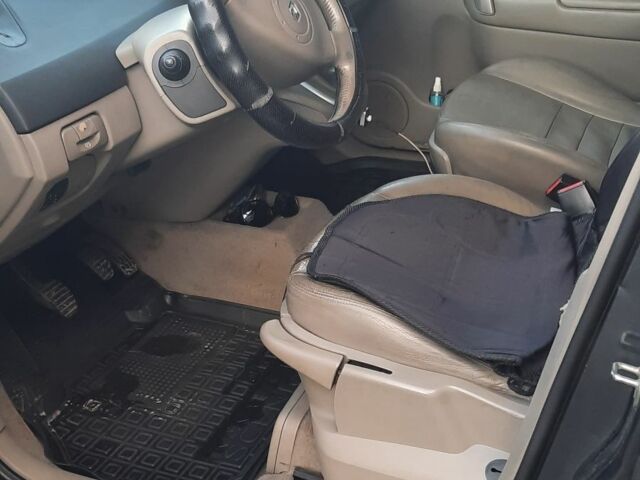 Серый Рено Гранд Сценик, объемом двигателя 1.9 л и пробегом 265 тыс. км за 4500 $, фото 6 на Automoto.ua