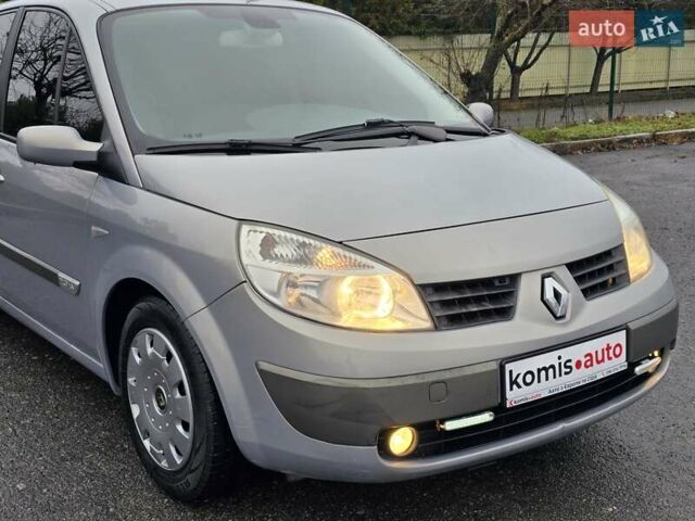 Серый Рено Гранд Сценик, объемом двигателя 2 л и пробегом 274 тыс. км за 5499 $, фото 4 на Automoto.ua