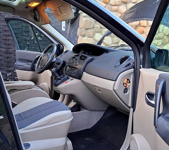 Рено Гранд Сценик 2005 в Луцке на Automoto.ua Серый Рено Гранд Сценик, объемом двигателя 1.6 л и пробегом 220 тыс. км за 4899 $, фото 8 на Automoto.ua