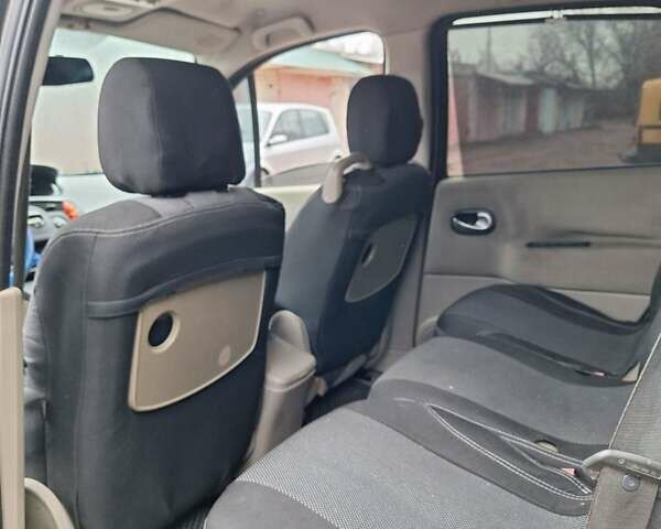 Сірий Рено Гранд Сценік, об'ємом двигуна 1.87 л та пробігом 236 тис. км за 5000 $, фото 8 на Automoto.ua