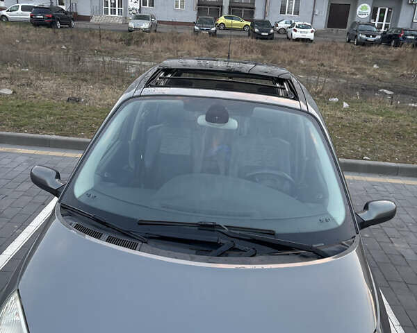 Рено Гранд Сценік 2005 у Львові на Automoto.ua Сірий Рено Гранд Сценік, об'ємом двигуна 1.6 л та пробігом 250 тис. км за 3900 $, фото 13 на Automoto.ua