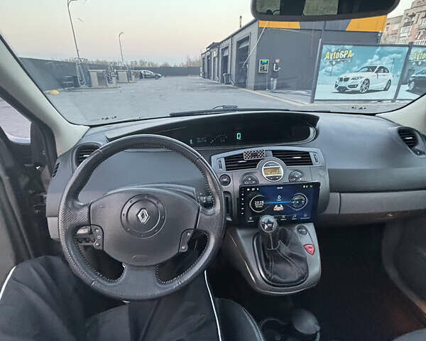 Рено Гранд Сценік 2005 у Львові на Automoto.ua Сірий Рено Гранд Сценік, об'ємом двигуна 1.6 л та пробігом 250 тис. км за 3900 $, фото 18 на Automoto.ua
