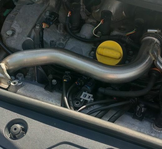 Серый Рено Гранд Сценик, объемом двигателя 2 л и пробегом 300 тыс. км за 4400 $, фото 2 на Automoto.ua