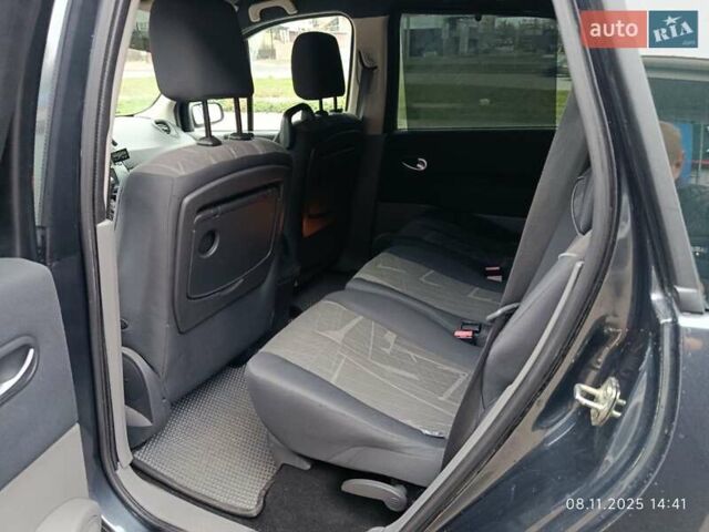 Серый Рено Гранд Сценик, объемом двигателя 2 л и пробегом 235 тыс. км за 5800 $, фото 12 на Automoto.ua