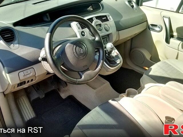 Серый Рено Гранд Сценик, объемом двигателя 2 л и пробегом 271 тыс. км за 4800 $, фото 6 на Automoto.ua