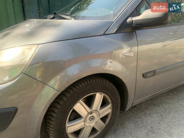 Серый Рено Гранд Сценик, объемом двигателя 1.5 л и пробегом 223 тыс. км за 4500 $, фото 3 на Automoto.ua