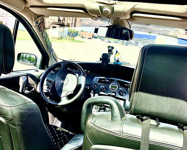 Серый Рено Гранд Сценик, объемом двигателя 2 л и пробегом 317 тыс. км за 5300 $, фото 5 на Automoto.ua