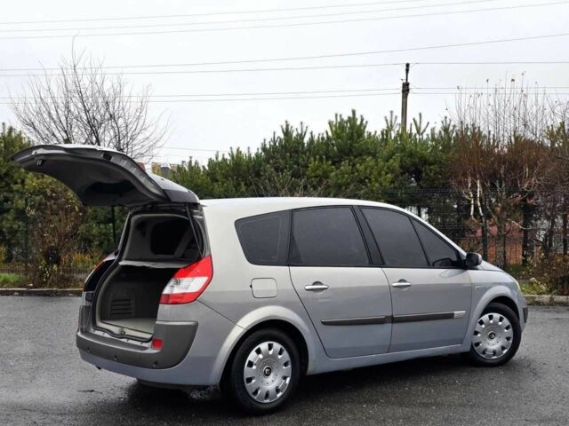 Серый Рено Гранд Сценик, объемом двигателя 2 л и пробегом 274 тыс. км за 5499 $, фото 5 на Automoto.ua