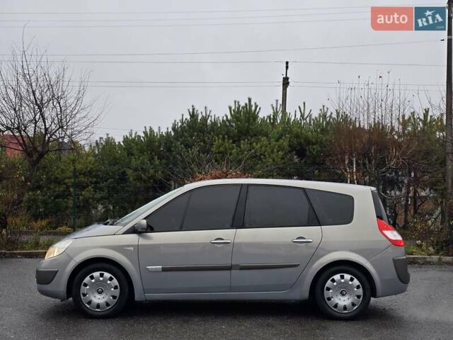 Серый Рено Гранд Сценик, объемом двигателя 2 л и пробегом 274 тыс. км за 5499 $, фото 7 на Automoto.ua