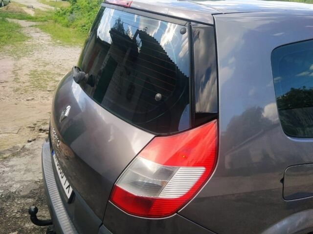 Серый Рено Гранд Сценик, объемом двигателя 2 л и пробегом 237 тыс. км за 5500 $, фото 10 на Automoto.ua