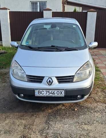 Серый Рено Гранд Сценик, объемом двигателя 1.46 л и пробегом 238 тыс. км за 5300 $, фото 9 на Automoto.ua