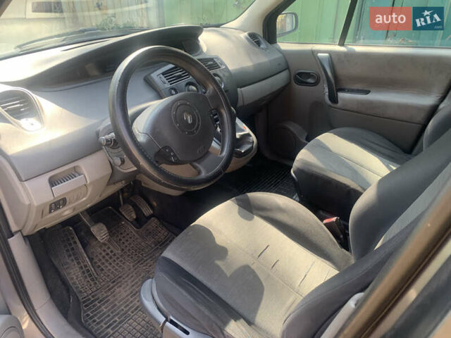 Серый Рено Гранд Сценик, объемом двигателя 1.5 л и пробегом 223 тыс. км за 4500 $, фото 16 на Automoto.ua