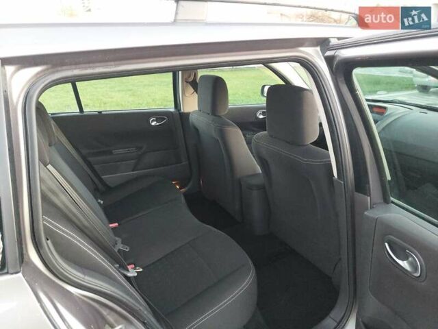 Серый Рено Гранд Сценик, объемом двигателя 1.6 л и пробегом 201 тыс. км за 4400 $, фото 24 на Automoto.ua