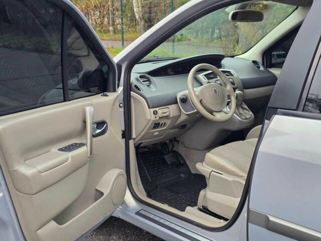 Серый Рено Гранд Сценик, объемом двигателя 2 л и пробегом 274 тыс. км за 5499 $, фото 9 на Automoto.ua