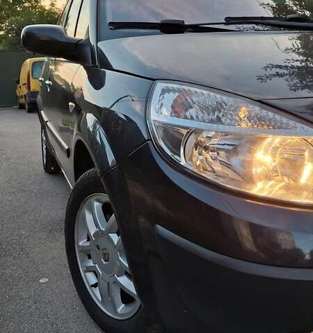 Рено Гранд Сценік 2005 у Луцьку на Automoto.ua Сірий Рено Гранд Сценік, об'ємом двигуна 1.6 л та пробігом 220 тис. км за 4899 $, фото 14 на Automoto.ua
