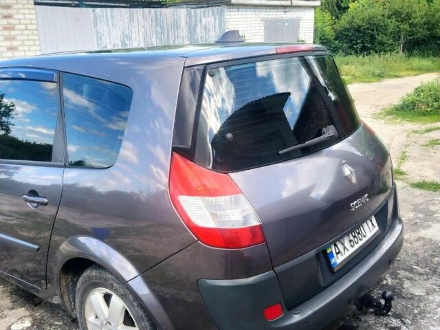 Серый Рено Гранд Сценик, объемом двигателя 2 л и пробегом 237 тыс. км за 5500 $, фото 2 на Automoto.ua
