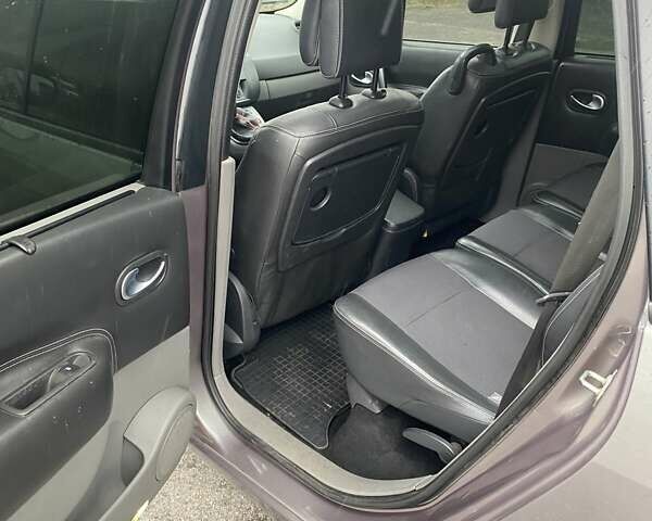 Сірий Рено Гранд Сценік, об'ємом двигуна 1.5 л та пробігом 310 тис. км за 4400 $, фото 7 на Automoto.ua