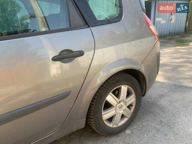 Серый Рено Гранд Сценик, объемом двигателя 1.5 л и пробегом 223 тыс. км за 4500 $, фото 4 на Automoto.ua