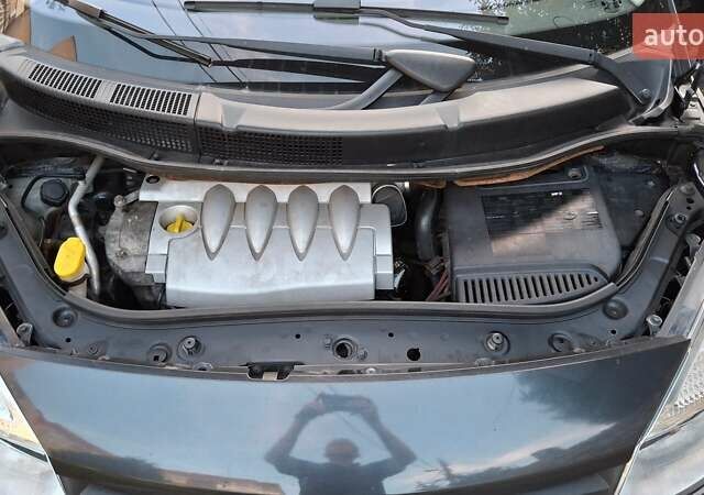 Рено Гранд Сценік 2005 у Луцьку на Automoto.ua Сірий Рено Гранд Сценік, об'ємом двигуна 1.6 л та пробігом 220 тис. км за 4899 $, фото 30 на Automoto.ua