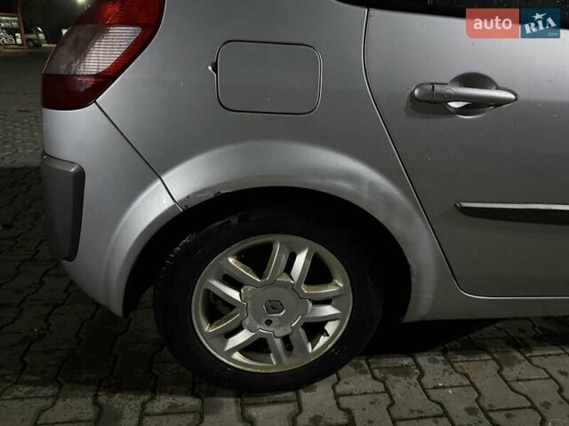 Серый Рено Гранд Сценик, объемом двигателя 1.9 л и пробегом 183 тыс. км за 3800 $, фото 5 на Automoto.ua
