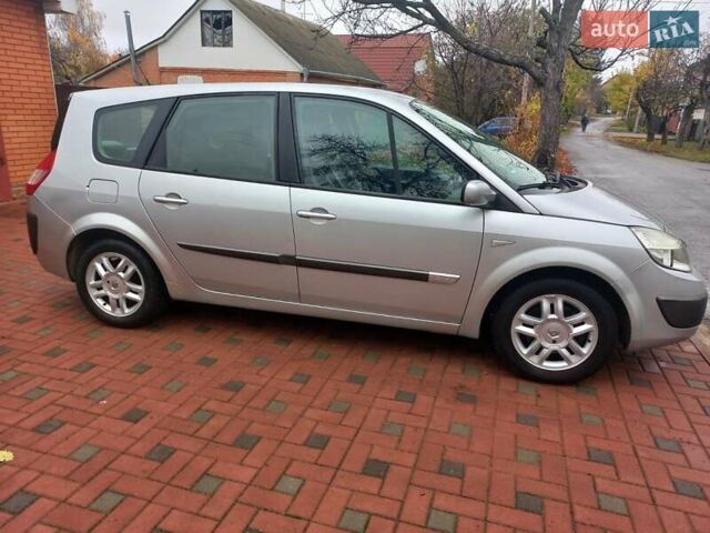 Серый Рено Гранд Сценик, объемом двигателя 1.6 л и пробегом 160 тыс. км за 4950 $, фото 19 на Automoto.ua