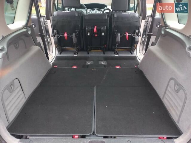 Серый Рено Гранд Сценик, объемом двигателя 1.6 л и пробегом 160 тыс. км за 4950 $, фото 87 на Automoto.ua