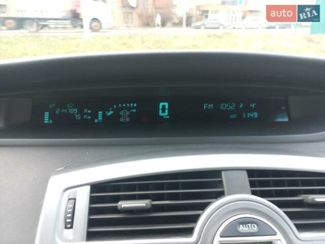 Серый Рено Гранд Сценик, объемом двигателя 2 л и пробегом 215 тыс. км за 4900 $, фото 19 на Automoto.ua