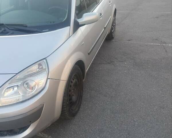 Сірий Рено Гранд Сценік, об'ємом двигуна 1.9 л та пробігом 245 тис. км за 4200 $, фото 2 на Automoto.ua