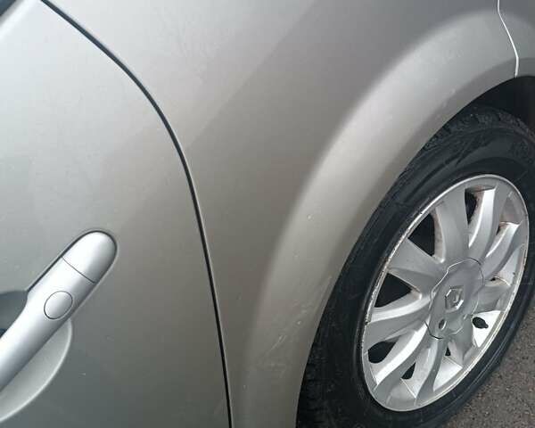 Серый Рено Гранд Сценик, объемом двигателя 1.6 л и пробегом 237 тыс. км за 4800 $, фото 5 на Automoto.ua