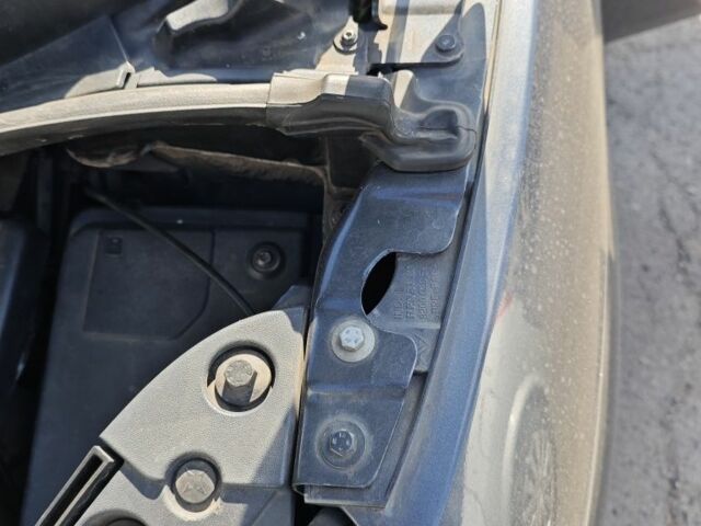 Серый Рено Гранд Сценик, объемом двигателя 2 л и пробегом 317 тыс. км за 6200 $, фото 12 на Automoto.ua