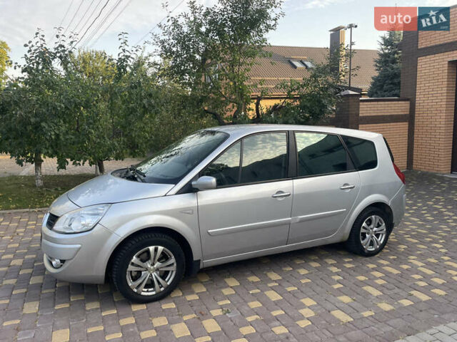 Рено Гранд Сценик 2006 в Харькове на Automoto.ua Серый Рено Гранд Сценик, объемом двигателя 2 л и пробегом 76 тыс. км за 7999 $, фото 5 на Automoto.ua