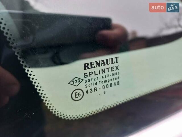Серый Рено Гранд Сценик, объемом двигателя 1.6 л и пробегом 160 тыс. км за 4950 $, фото 48 на Automoto.ua