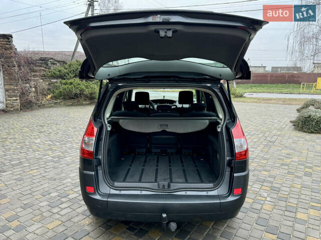 Серый Рено Гранд Сценик, объемом двигателя 1.6 л и пробегом 188 тыс. км за 6200 $, фото 30 на Automoto.ua