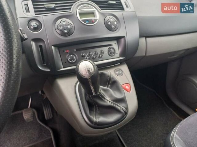 Серый Рено Гранд Сценик, объемом двигателя 1.6 л и пробегом 160 тыс. км за 4950 $, фото 58 на Automoto.ua