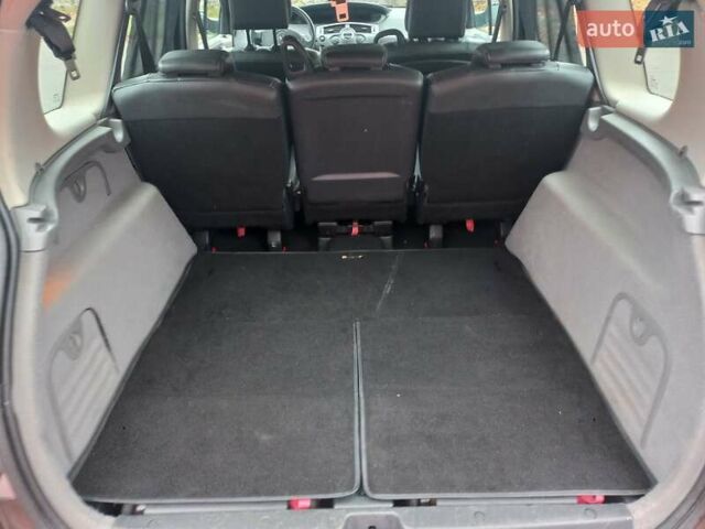 Серый Рено Гранд Сценик, объемом двигателя 1.6 л и пробегом 160 тыс. км за 4950 $, фото 85 на Automoto.ua