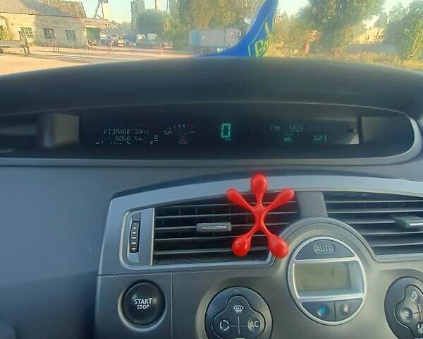 Серый Рено Гранд Сценик, объемом двигателя 1.9 л и пробегом 300 тыс. км за 4700 $, фото 13 на Automoto.ua