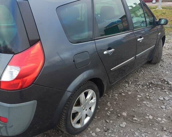 Серый Рено Гранд Сценик, объемом двигателя 2 л и пробегом 215 тыс. км за 4900 $, фото 5 на Automoto.ua