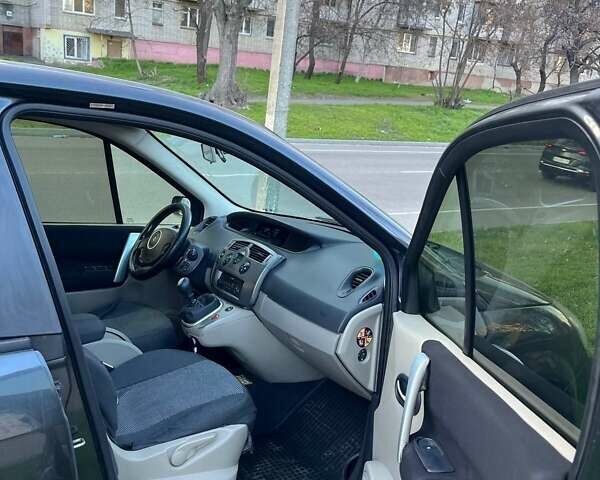 Сірий Рено Гранд Сценік, об'ємом двигуна 1.9 л та пробігом 400 тис. км за 4300 $, фото 6 на Automoto.ua