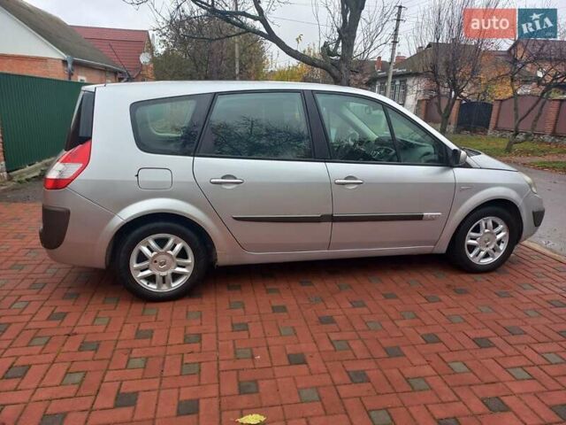 Серый Рено Гранд Сценик, объемом двигателя 1.6 л и пробегом 160 тыс. км за 4950 $, фото 23 на Automoto.ua