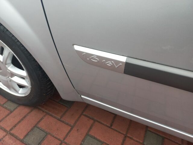 Серый Рено Гранд Сценик, объемом двигателя 1 л и пробегом 160 тыс. км за 4950 $, фото 7 на Automoto.ua